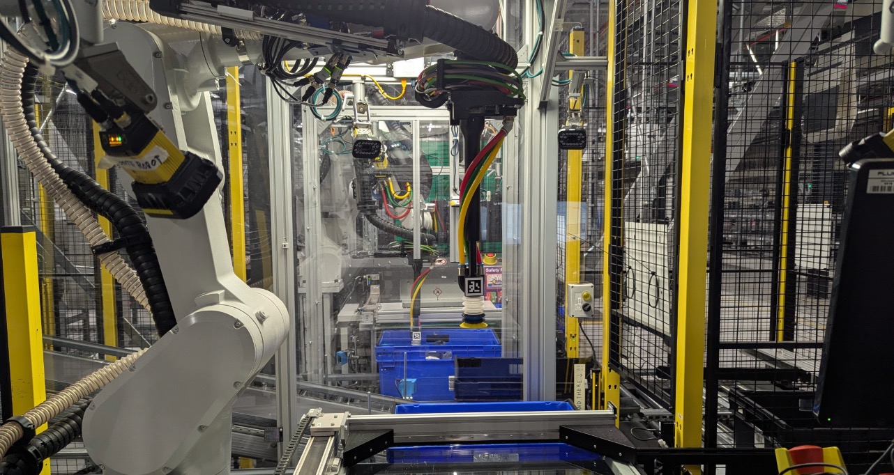 Nomagic provides autonomous intelligent robots for logistics, e-commerce and retail companies, supporting their automation efforts
